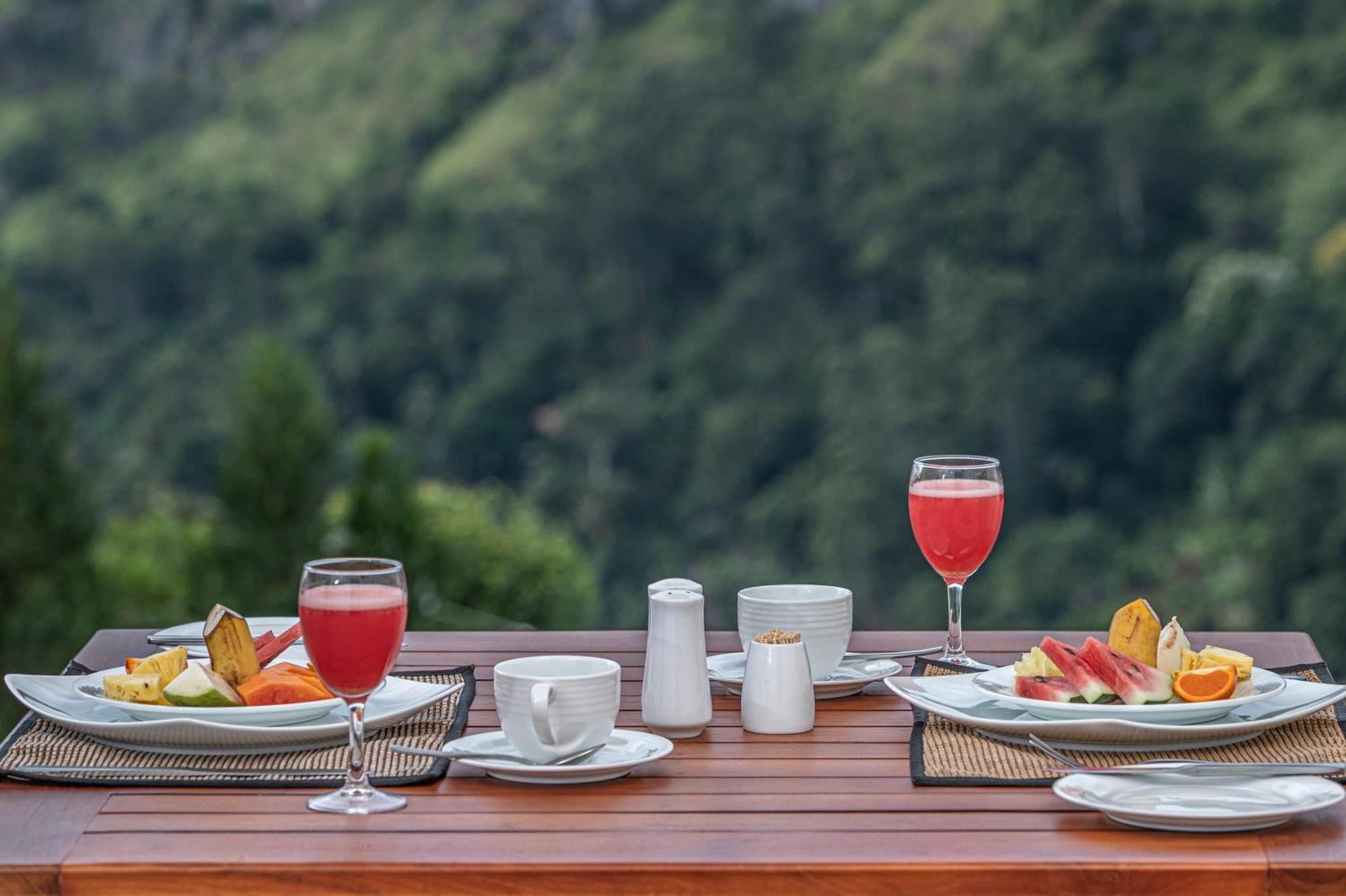 Hotel Onrock Ела Екстериор снимка