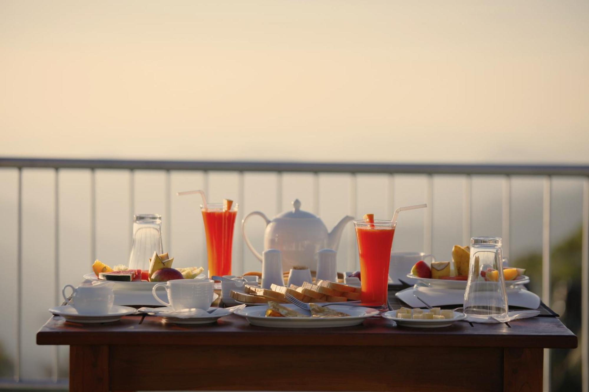 Hotel Onrock Ела Екстериор снимка