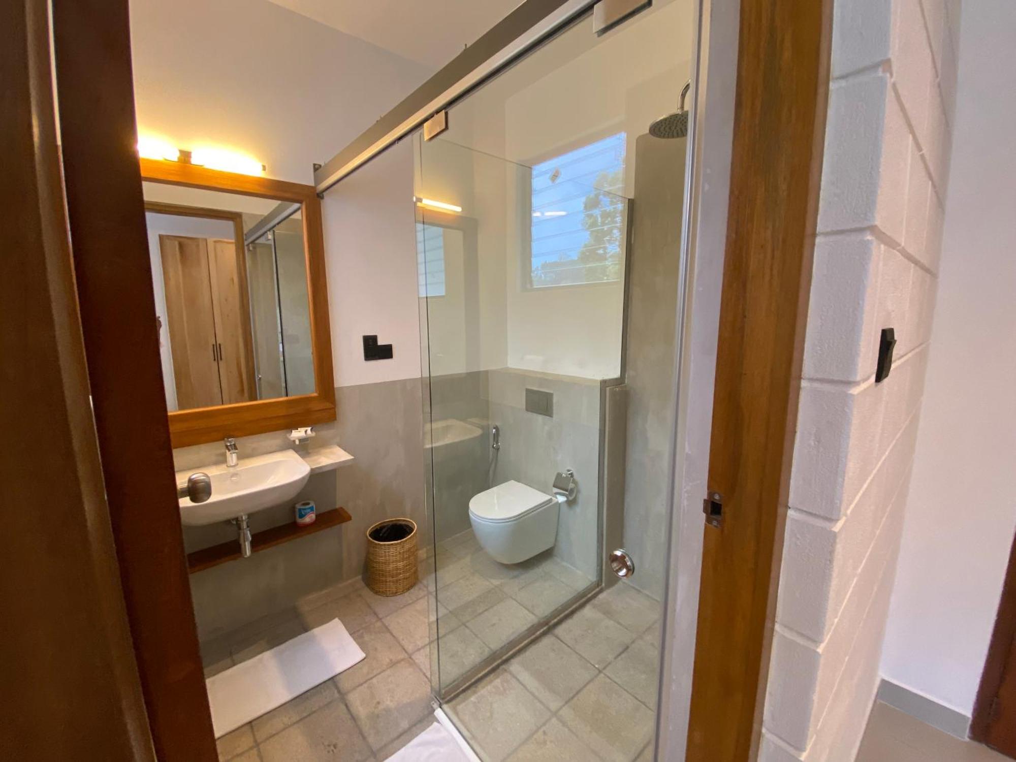 Hotel Onrock Ела Екстериор снимка