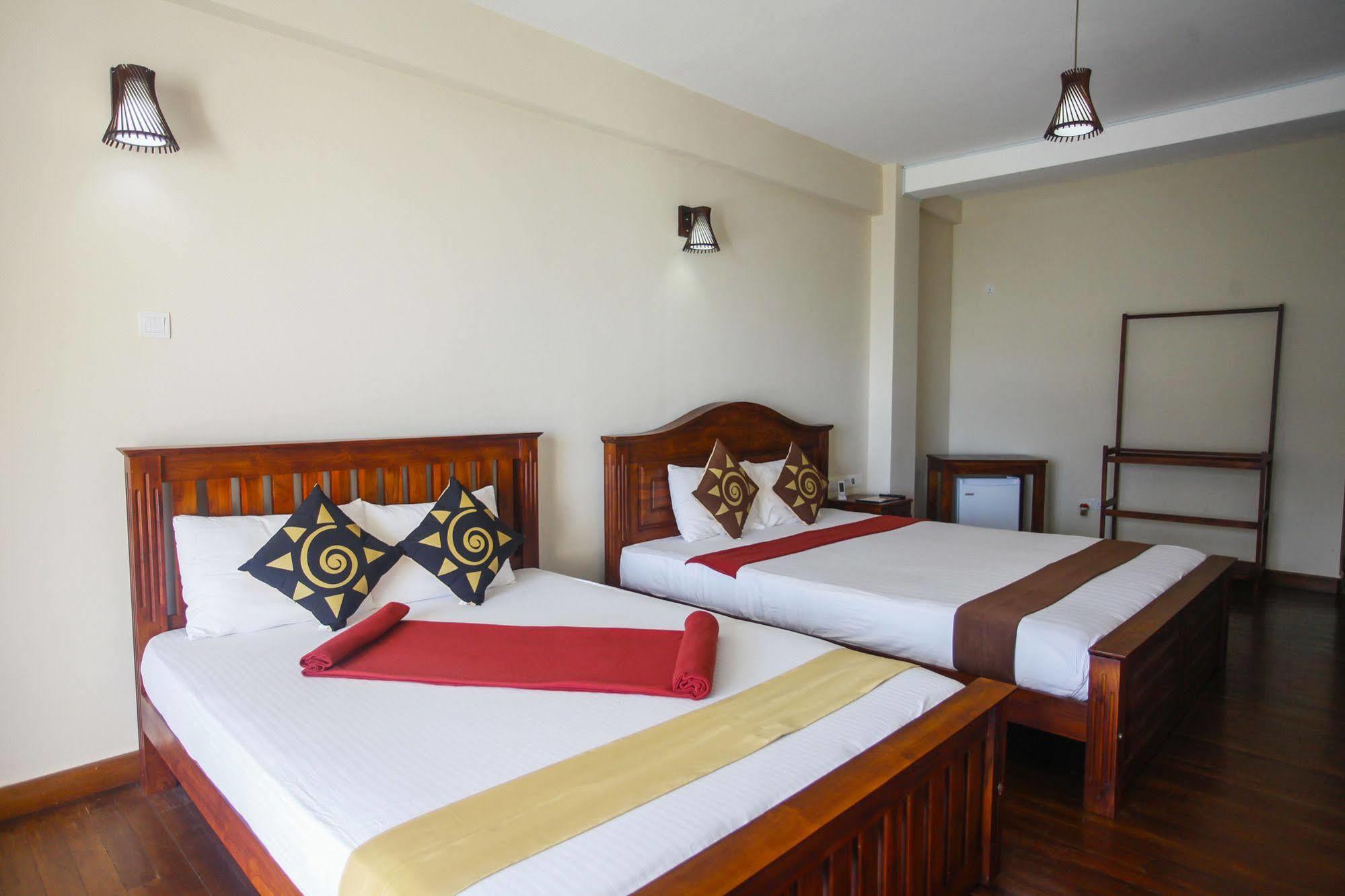 Hotel Onrock Ела Екстериор снимка